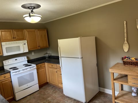 Full size appliances including fridge, stove, microwave &dishwasher
