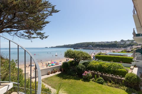 Sea Front Apartment, Spectacular Sea Views, Parking, Direct Beach Access