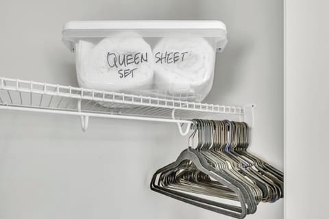 Unpack and get comfy! Back up sheets for every bed, and luggage racks for you.