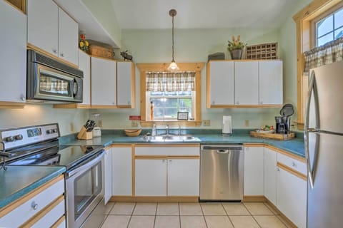 Kitchen | Fully Equipped w/ Cooking Basics | Crockpot