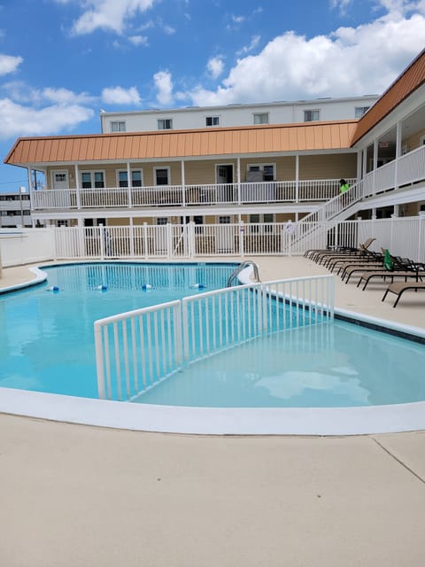 Pool | Outdoor pool, a heated pool