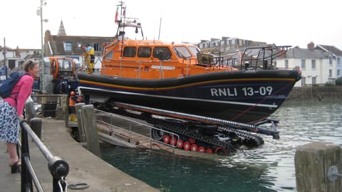 a working harbour - launching the lifeboat