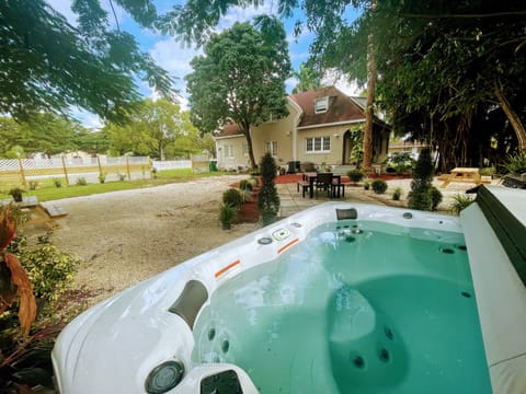 Outdoor spa tub