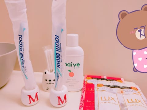 Bathroom amenities