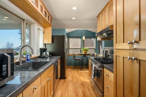 "Everyone in the group loved the house and location. I would highly recommend this house, especially if you have a large group!" - Hallie