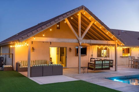 Outdoor lounge area makes for plenty of comfortable seating options day or night.