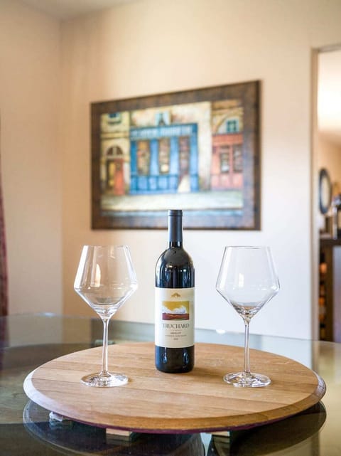 It's 5 o'clock somewhere... Uncork and unwind!