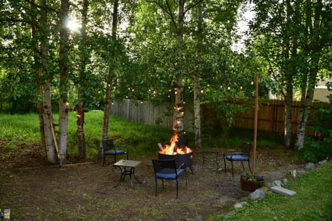 Firepit Area (shared with Unit 1)