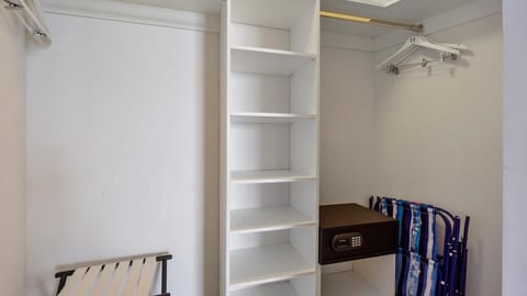 Ocean front 2 bed 15th floor Hollywood Miami (4763)