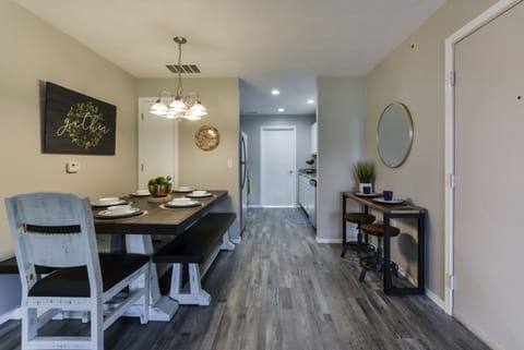 Dining area in unit 6
