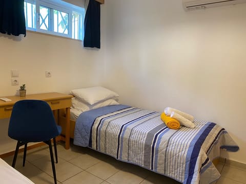 2 bedrooms, in-room safe, iron/ironing board, free WiFi