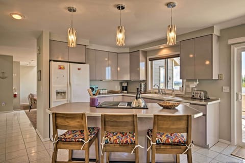 Fully Equipped Kitchen | Dishware & Flatware | Glassware