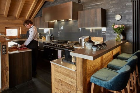 The chef will cook 4 course dinners 6 days out of 7!