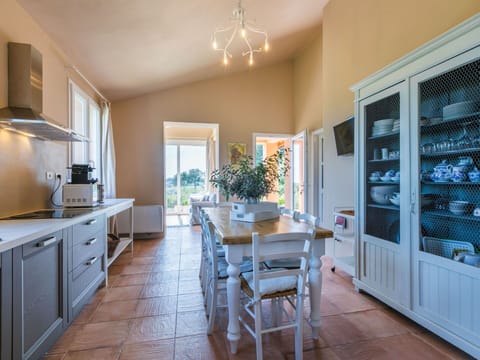 Furniture, Interior Design, Flooring, Wood, Ceiling, Countertop, Chair, Table, Floor, Kitchen