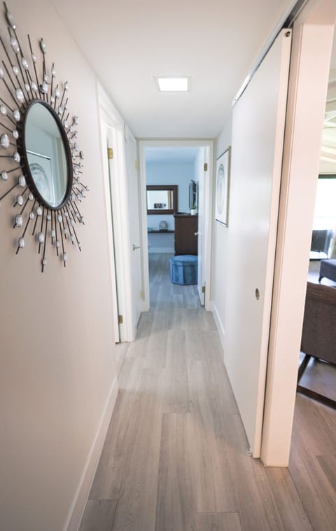 Two rooms can be closed off for privacy for guests (pocket hall door)