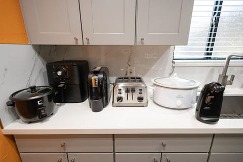 Air fryer,espresso machine, Crockpot, toaster, rice cooker, electric can opener