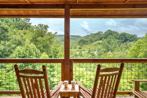 Tennessee Tranquility Deck View