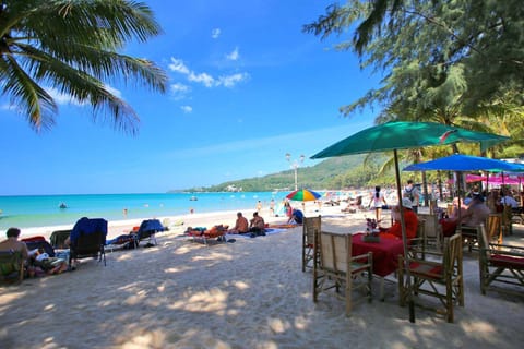 Beach nearby, sun loungers