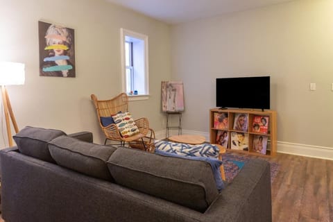 "Had a great stay at this AirBnB, the listing was as advertised and a great value. Instructions for parking and getting in were clear and simple. Would stay here again if I were coming to Detroit.' - Grayson, 5 Star Review