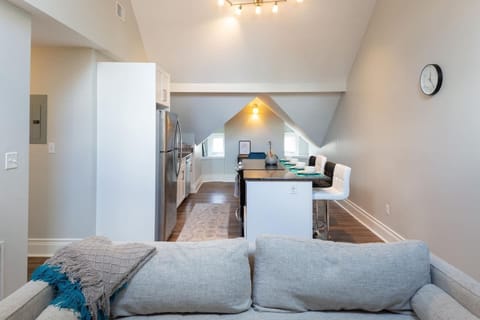 "I really enjoyed my stay. It’s a great apartment. Very spacious living room, bedrooms, and bathroom. Bed was very comfortable. There was plenty of street parking available. Fast internet. No complaints" - Andres, 5 Star Review