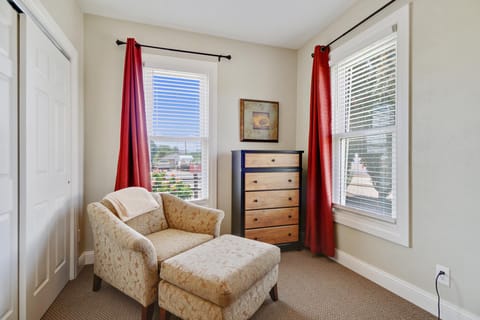 Extra seating area in primary bedroom