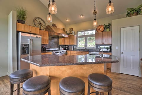 Kitchen | Main Level | Cooking Utensils | Drip Coffee Maker | Spices