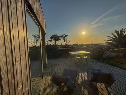 house for rent, near beach with sea view terrace