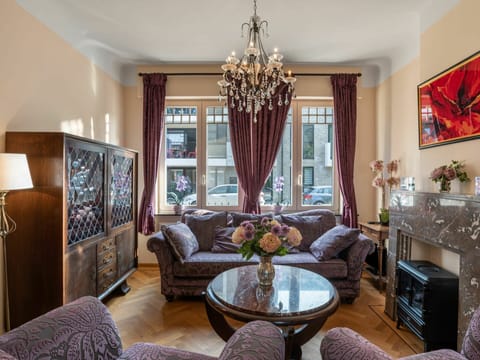 Table, Property, Furniture, Picture Frame, Couch, Lighting, Wood, Purple, Interior Design, Decoration