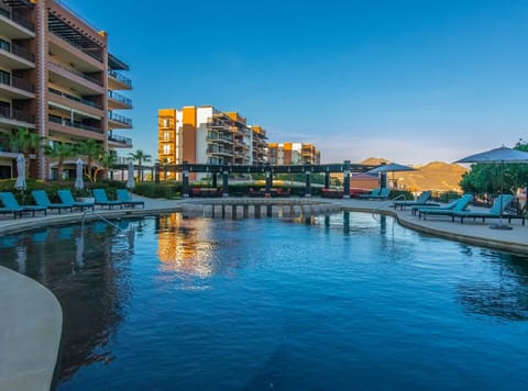 Outdoor pool, an infinity pool