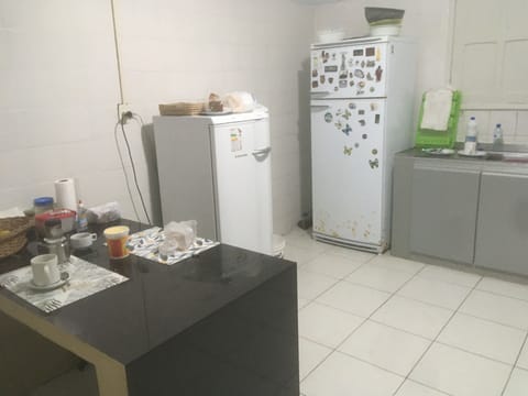 Fridge, oven, stovetop, coffee/tea maker