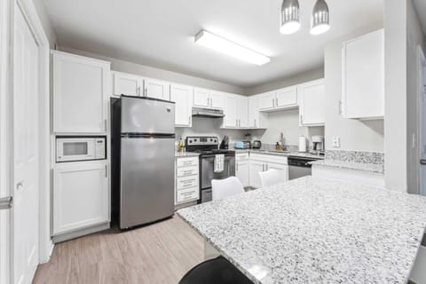 Kitchen (dishwasher is not working)