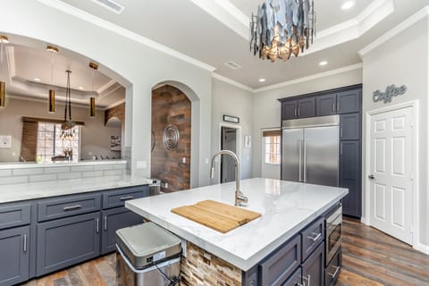 Grand Kitchen. Great for Entertaining