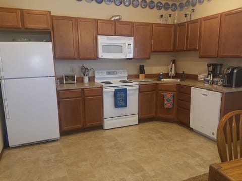 Fully-equipped kitchen