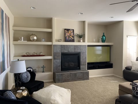 Smart TV, fireplace, offices