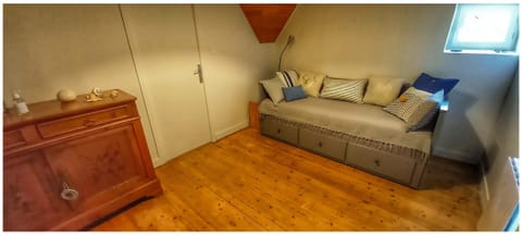 3 bedrooms, iron/ironing board, free WiFi