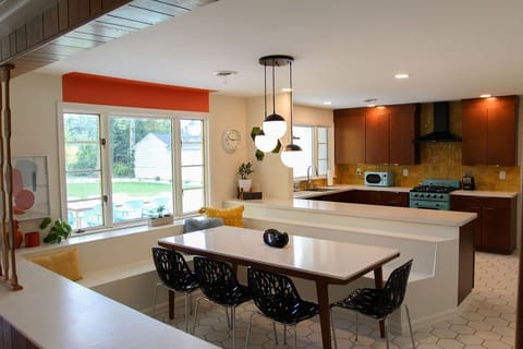 Plenty of seating at mealtime