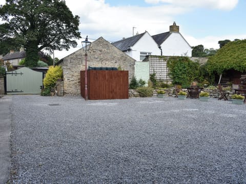 Courtyard | Hayloft - Foal Barn Cottages, Spennithorne, near Leyburn