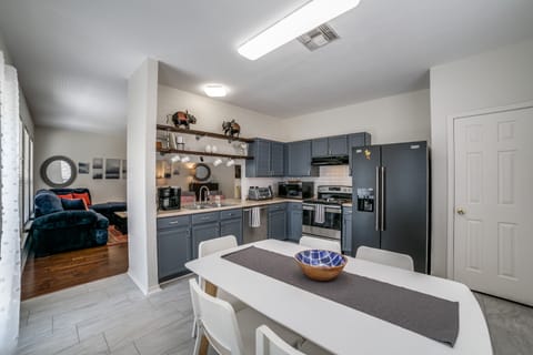 Open areas to cook, eat and enjoy conversation. 