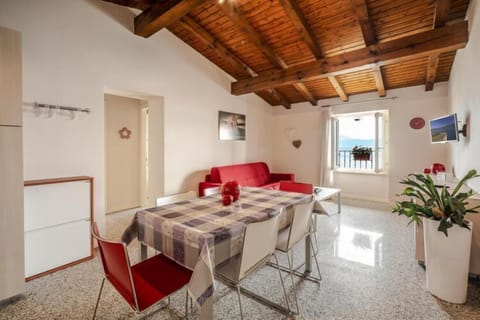 Apartment in Manerba with barbecue Apartment in Manerba del Garda