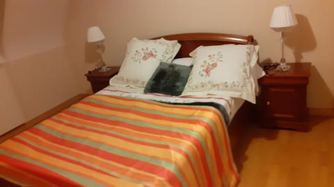 4 bedrooms, iron/ironing board, travel crib, free WiFi