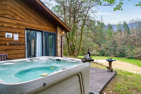 Peaceful and private view of the trees, creek and golf course