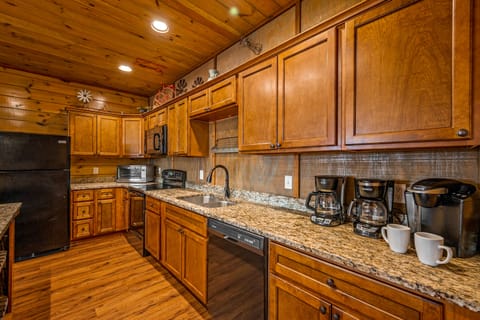 A fully stocked kitchen awaits you!