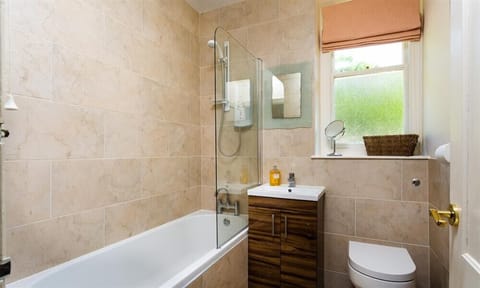 Combined shower/tub