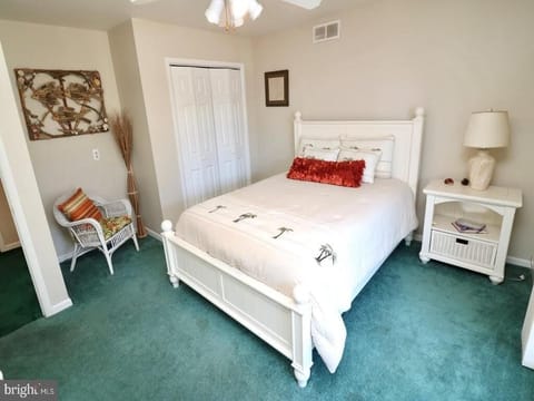 5 bedrooms, iron/ironing board, WiFi