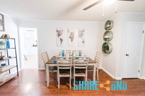 Serve your delicious meals easily at the lovely dining table.