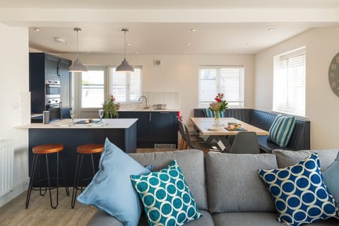Spring Tide - Kitchen living area