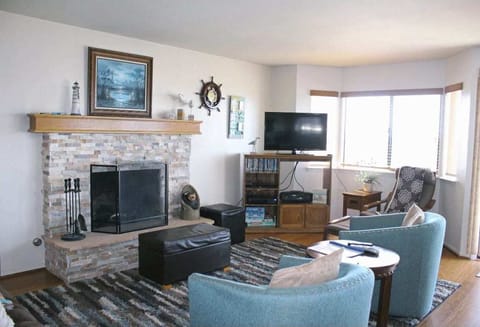 TV, fireplace, DVD player, offices