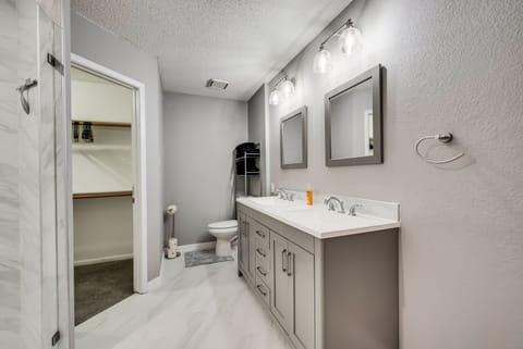 Combined shower/tub, hair dryer, towels, soap