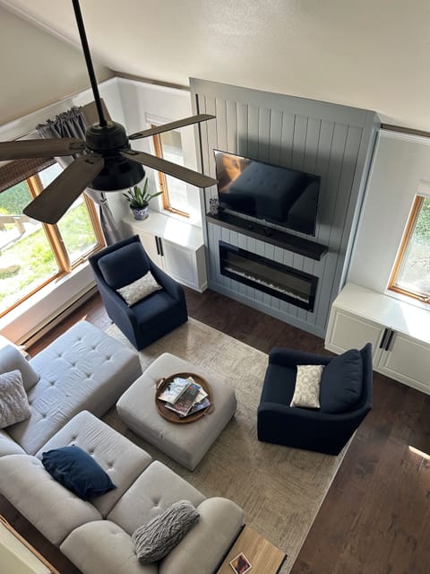 Access to the local Court club, which has yoga, Tennis, Basket Ball, and a gym