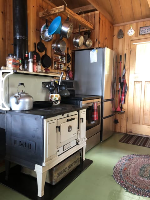 Microwave, oven, stovetop, coffee/tea maker